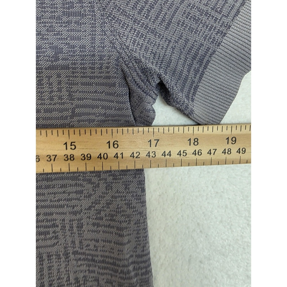 Lululemon Shirt Mens Medium Gray Seamless Geometric Knit Short Sleeve Athletic - Picture 7 of 8